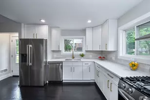 199 S Linden Ave, Elmhurst, IL 60126 - Photo 9