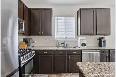 422 W Savoy Drive, Round Lake, IL 60073 - Photo 11