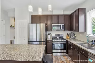 422 W Savoy Drive, Round Lake, IL 60073 - Photo 7