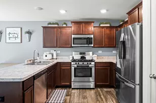 1125 Westlake Dr, Cary, IL 60013 - Photo 5