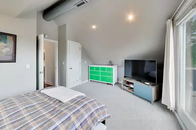 2010 W Bradley Place, Chicago, IL 60618 - Photo 37