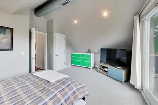 2010 W Bradley Pl, Chicago, IL 60618 - Photo 37