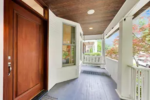 2010 W Bradley Pl, Chicago, IL 60618 - Photo 3