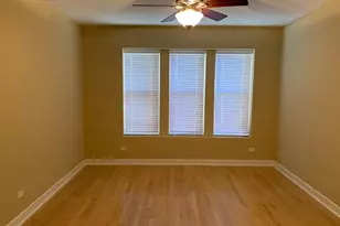 7406 N Damen Ave, Chicago, IL 60645 - Photo 9