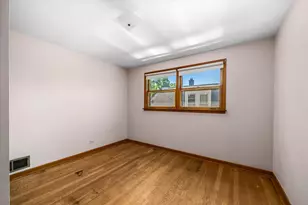 910 Pearl St, Aurora, IL 60505 - Photo 11