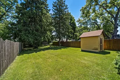 910 Pearl Street, Aurora, IL 60505 - Photo 17