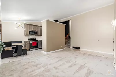402 N Douglas Avenue #402, Villa Park, IL 60181 - Photo 5