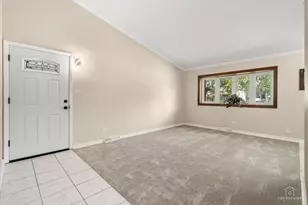 402 N Douglas Ave, Villa Park, IL 60181 - Photo 3