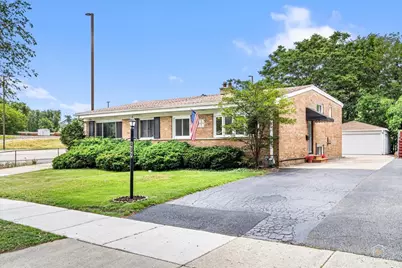 402 N Douglas Avenue #402, Villa Park, IL 60181 - Photo 1