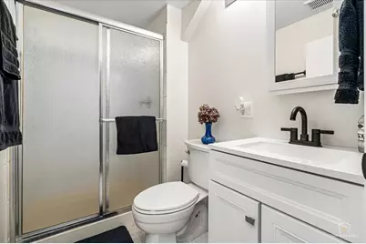 402 N Douglas Avenue #402, Villa Park, IL 60181 - Photo 17
