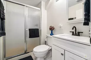 402 N Douglas Ave, Villa Park, IL 60181 - Photo 17