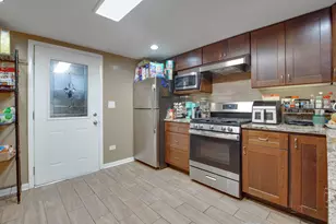 1210 S Lloyd Ave, Lombard, IL 60148 - Photo 7