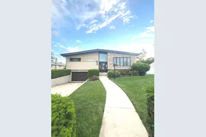 5018 N Olympia Avenue, Chicago, IL 60656 - Photo 1