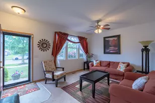 39843 Stoneywood Dr, Beach Park, IL 60083 - Photo 3