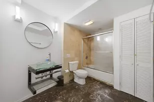300 N State St, Chicago, IL 60654 - Photo 19