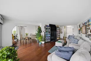 300 N State St, Chicago, IL 60654 - Photo 11