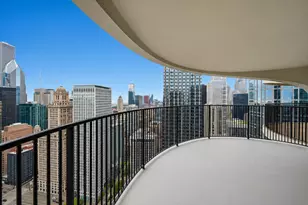 300 N State St, Chicago, IL 60654 - Photo 15