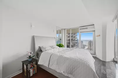 300 N State Street #5306, Chicago, IL 60654 - Photo 17