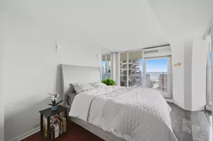 300 N State St, Chicago, IL 60654 - Photo 17