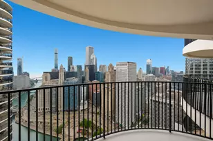 300 N State St, Chicago, IL 60654 - Photo 5