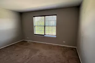 2337 Queensbridge Dr, Lynwood, IL 60411 - Photo 11