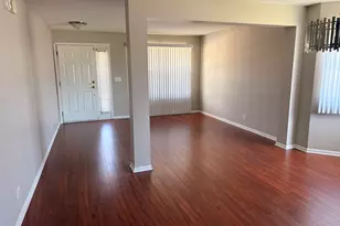 2337 Queensbridge Dr, Lynwood, IL 60411 - Photo 3