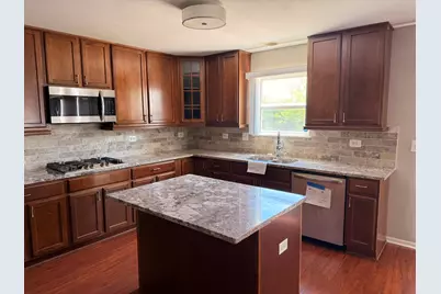 2337 Queensbridge Drive, Lynwood, IL 60411 - Photo 5
