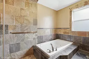 7910 Babb Ave, Skokie, IL 60077 - Photo 25