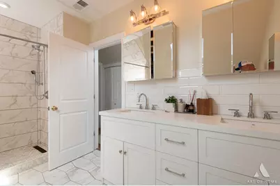 2821 N Springfield Avenue, Chicago, IL 60618 - Photo 19