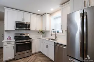 2821 N Springfield Ave, Chicago, IL 60618 - Photo 39