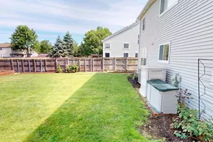 620 Waterfall Ln, Elgin, IL 60124 - Photo 23