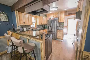 10906 S Troy St, Chicago, IL 60655 - Photo 9