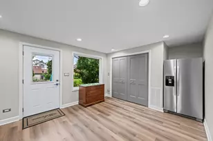 1032 Courtland Ave, Park Ridge, IL 60068 - Photo 11