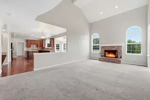 1130 Championship Dr, Elgin, IL 60124 - Photo 13