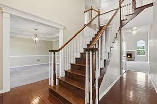 1130 Championship Dr, Elgin, IL 60124 - Photo 3