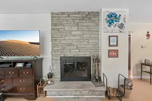 18156 W Timber Ln, Grayslake, IL 60030 - Photo 5
