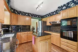 1411 W Allison Ct, Arlington Heights, IL 60005 - Photo 9