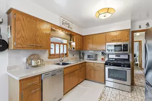 2539 Atlantic St, Franklin Park, IL 60131 - Photo 5