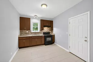 7406 S Crandon Ave, Chicago, IL 60649 - Photo 17