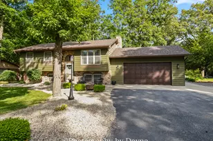 5880 Muriel Ln, Saint Anne, IL 60964 - Photo 3