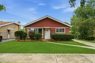 9013 S 49th Ct, Oak Lawn, IL 60453 - Photo 1