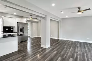 9138 S Carpenter St, Chicago, IL 60620 - Photo 7