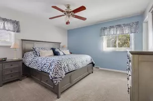 1477 William Clifford Ln, Elk Grove Village, IL 60007 - Photo 13