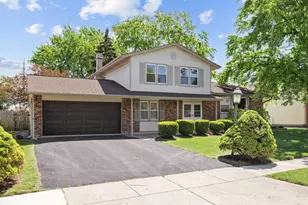 1477 William Clifford Ln, Elk Grove Village, IL 60007 - Photo 1