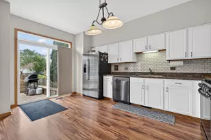 1432 Red Top Ln, Minooka, IL 60447 - Photo 5