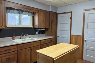 1915 9th St, Peru, IL 61354 - Photo 5