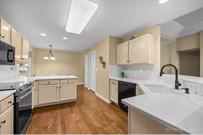 530 Bunker Hill Court, Mundelein, IL 60060 - Photo 11