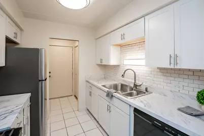 7117 W 93rd Street #105, Oak Lawn, IL 60453 - Photo 3