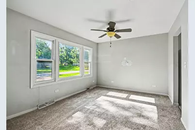 7750 Blazer Avenue, Justice, IL 60458 - Photo 5