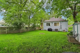 121 Beachview Dr, Round Lake Beach, IL 60073 - Photo 19